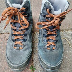 Vasque Talus XT GTX goretex hiking boot, women's 8.5